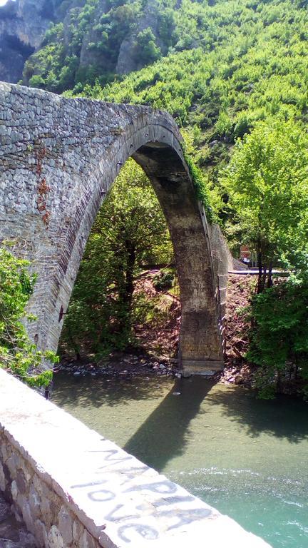 Hotel Aoos Konitsa Buitenkant foto